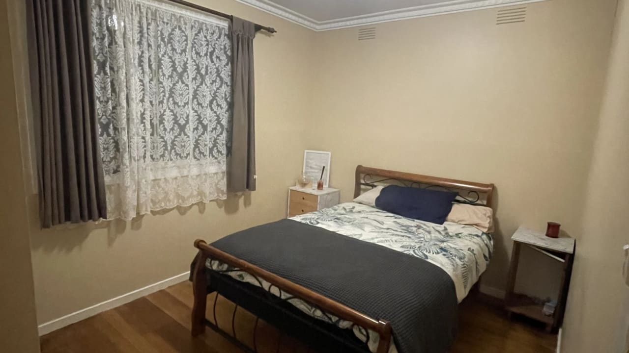 Room in a share house