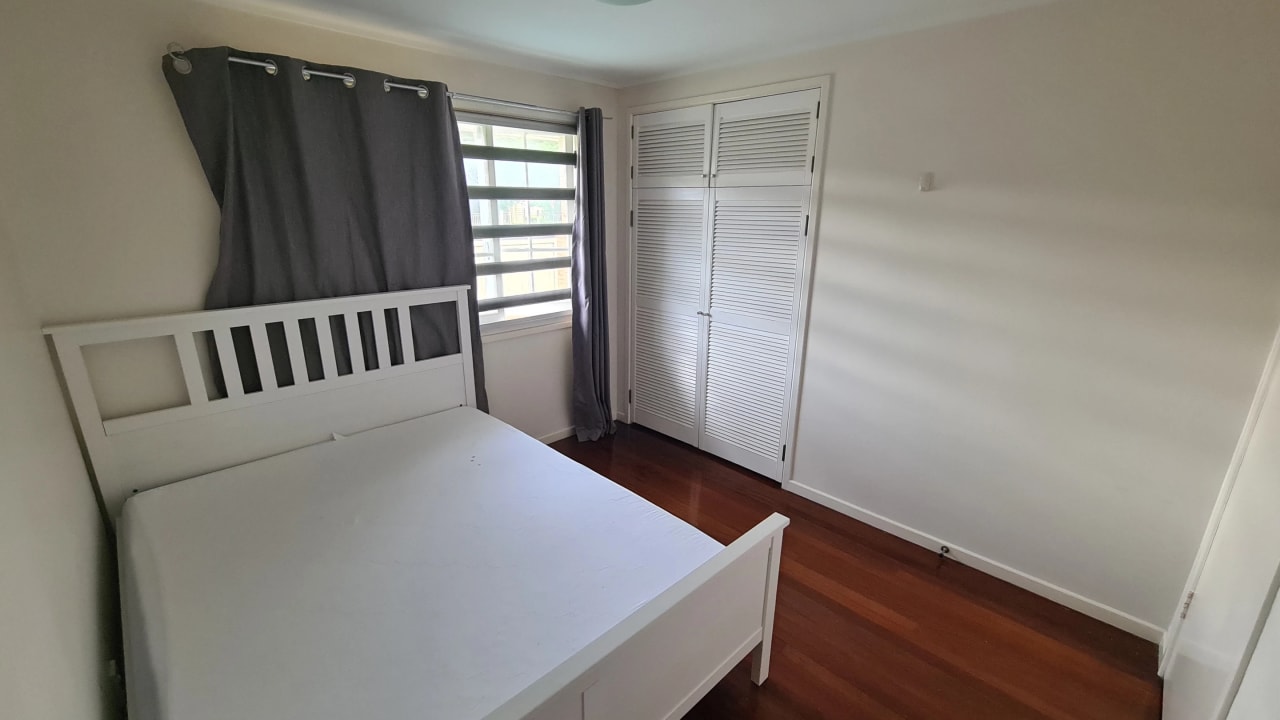 Room in a share house