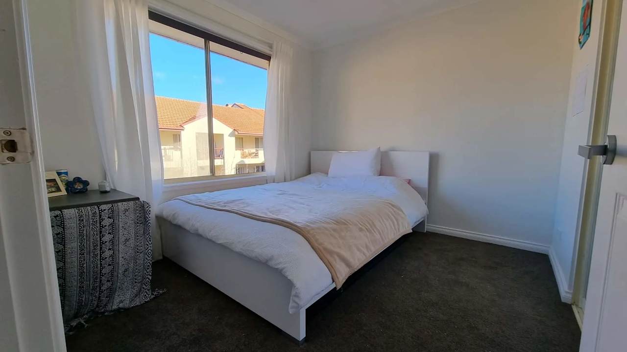 Unfurnished room in a flatshare