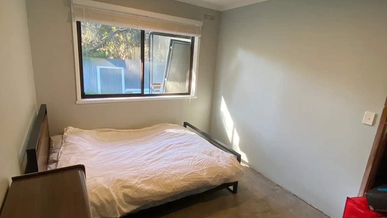 Room in a share house