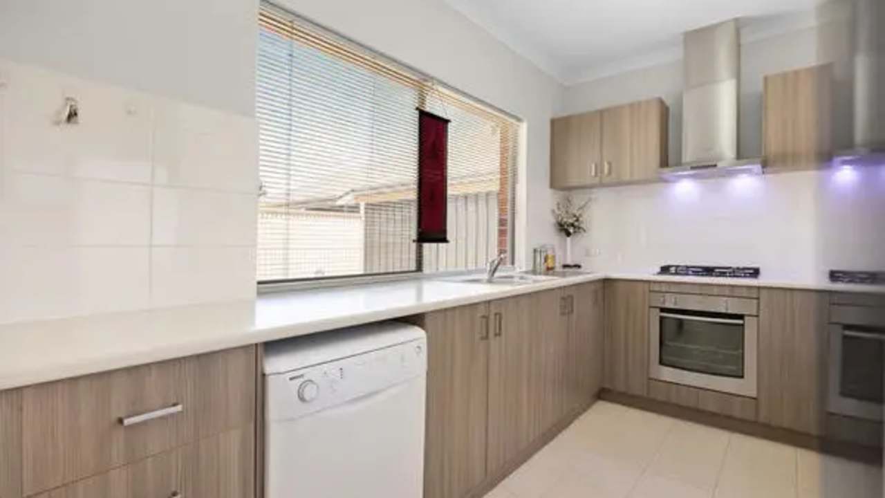 Room in a share house