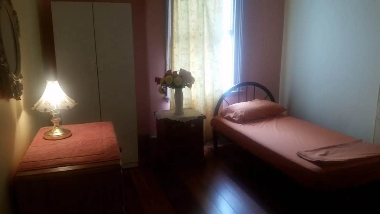 Room in a share house