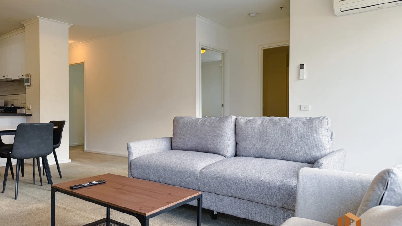 Furnished room in a flatshare