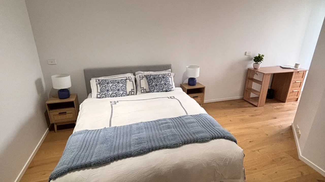 Furnished room with ensuite in a flatshare