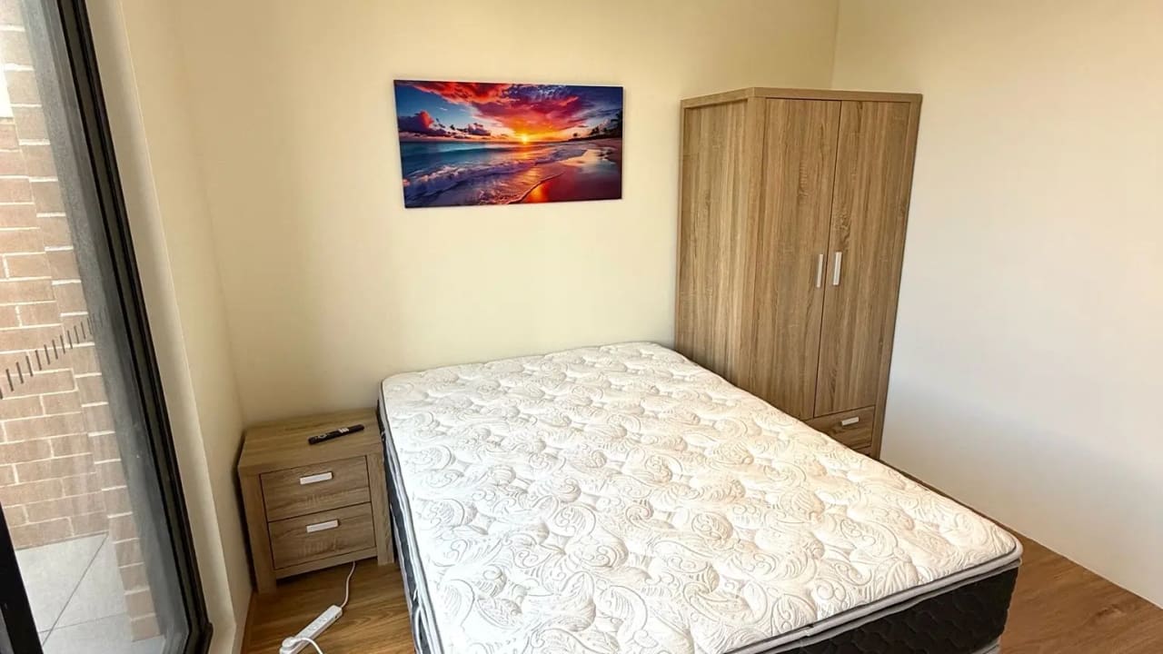 Furnished room in a flatshare