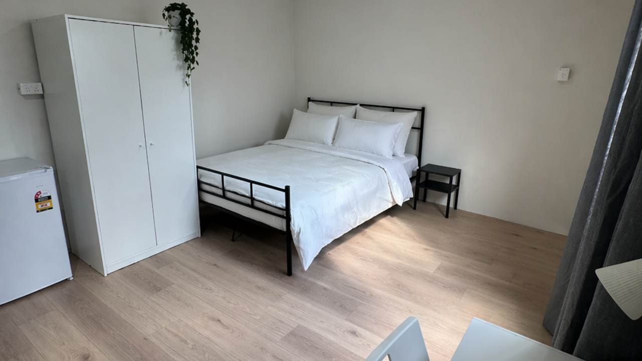 Furnished room studio flat for rent