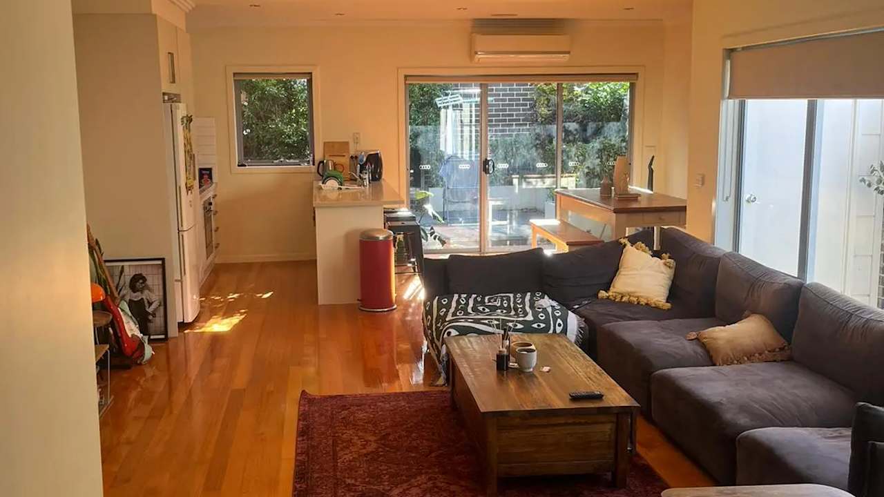 Room in a share house