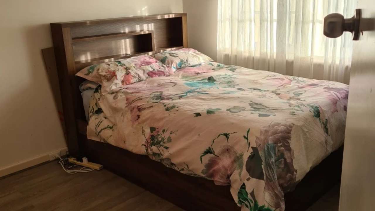 Room in a share house