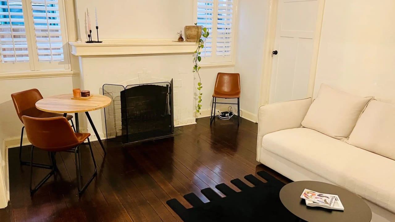 Furnished room in a flatshare