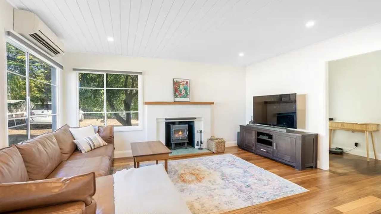 Room in a share house