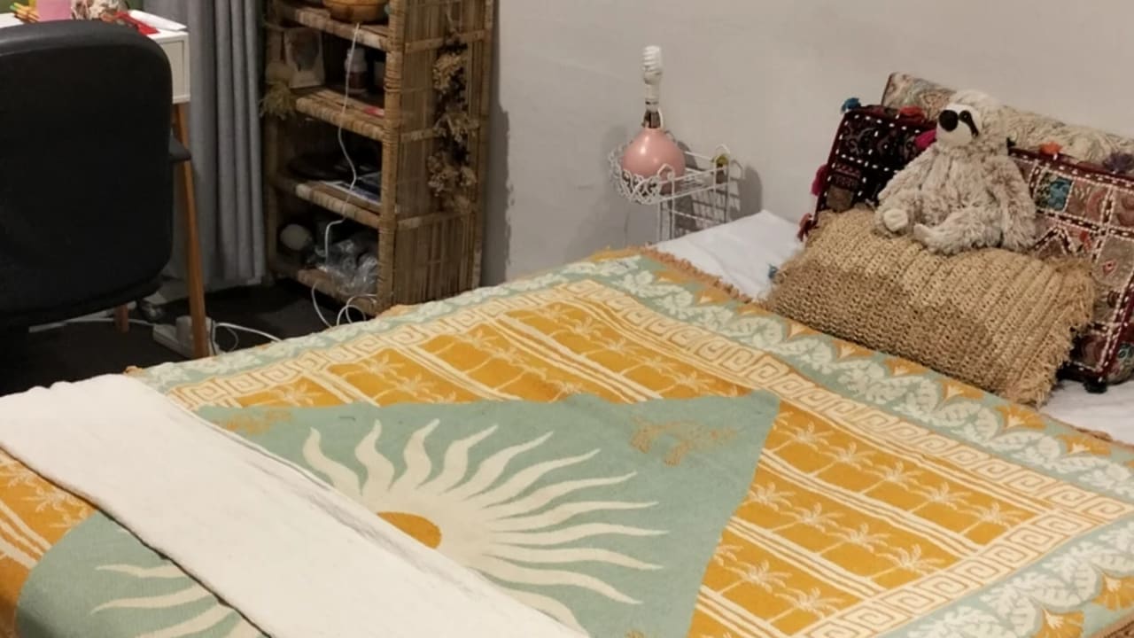 Room in a share house