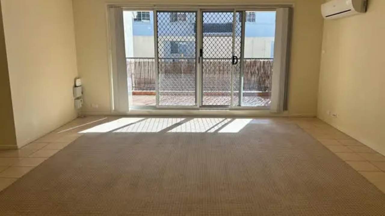 Unfurnished room with own bathroom