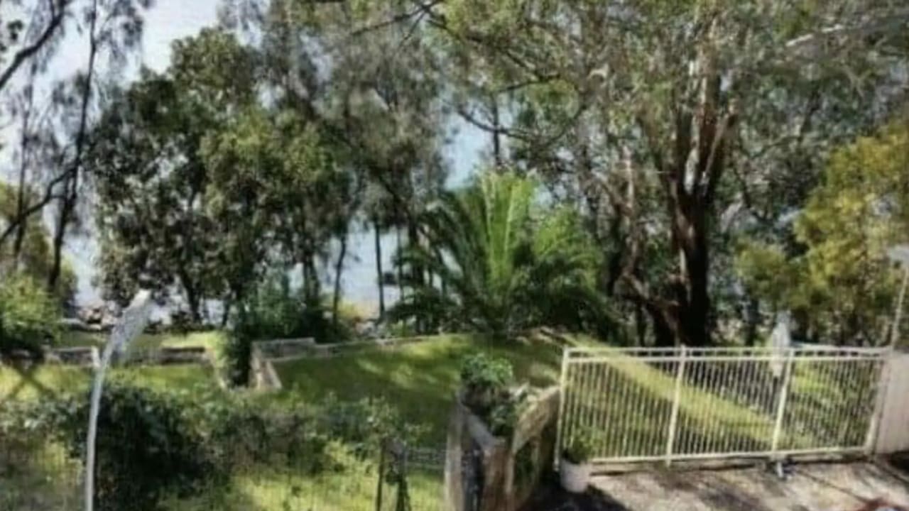 Unfurnished room with own bathroom