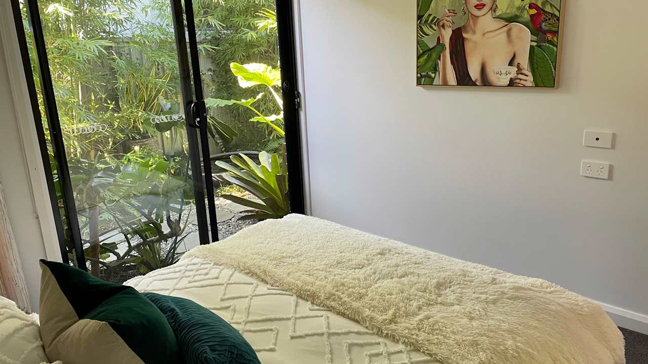 Furnished room with own bathroom