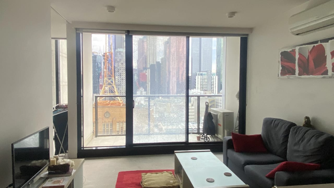 Furnished room in a flatshare