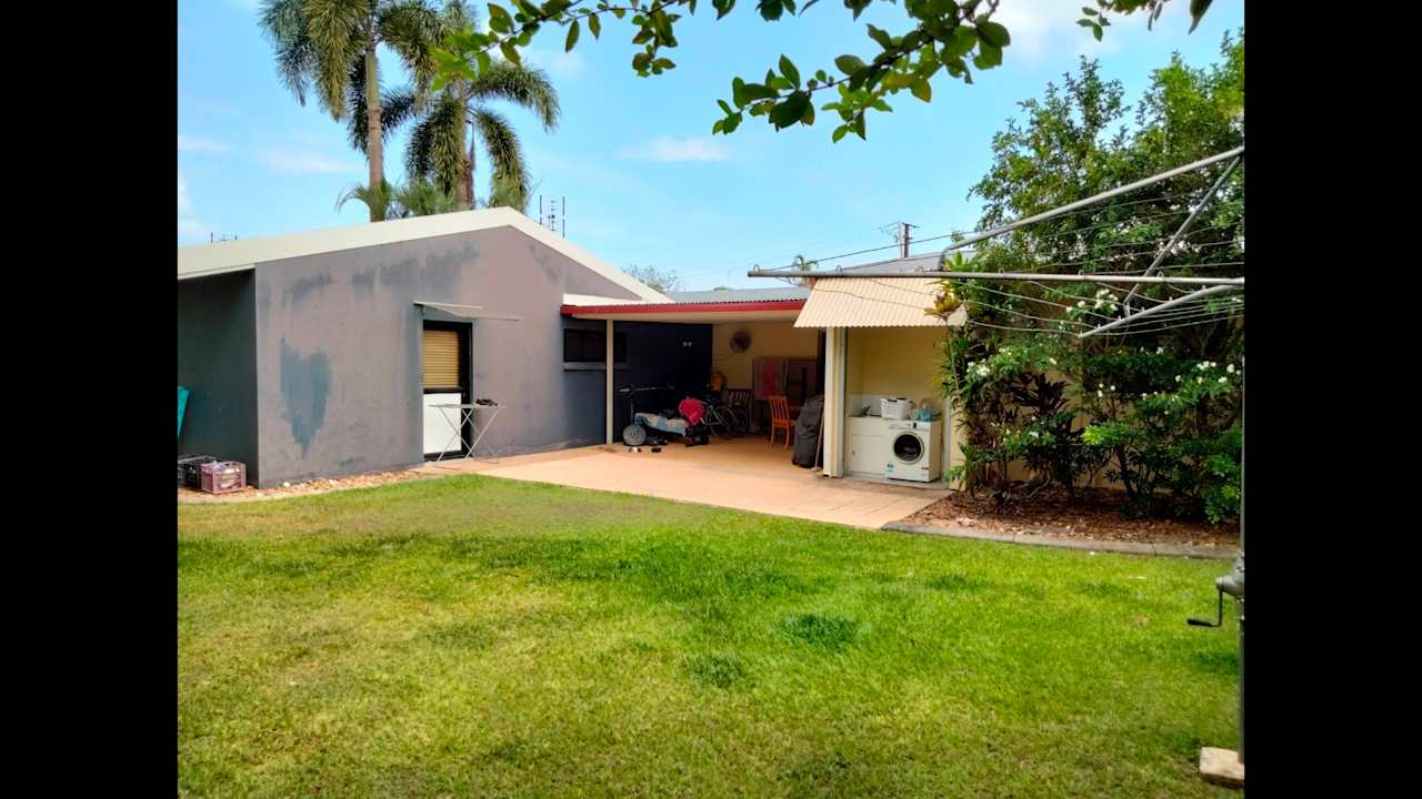 Room in a share house