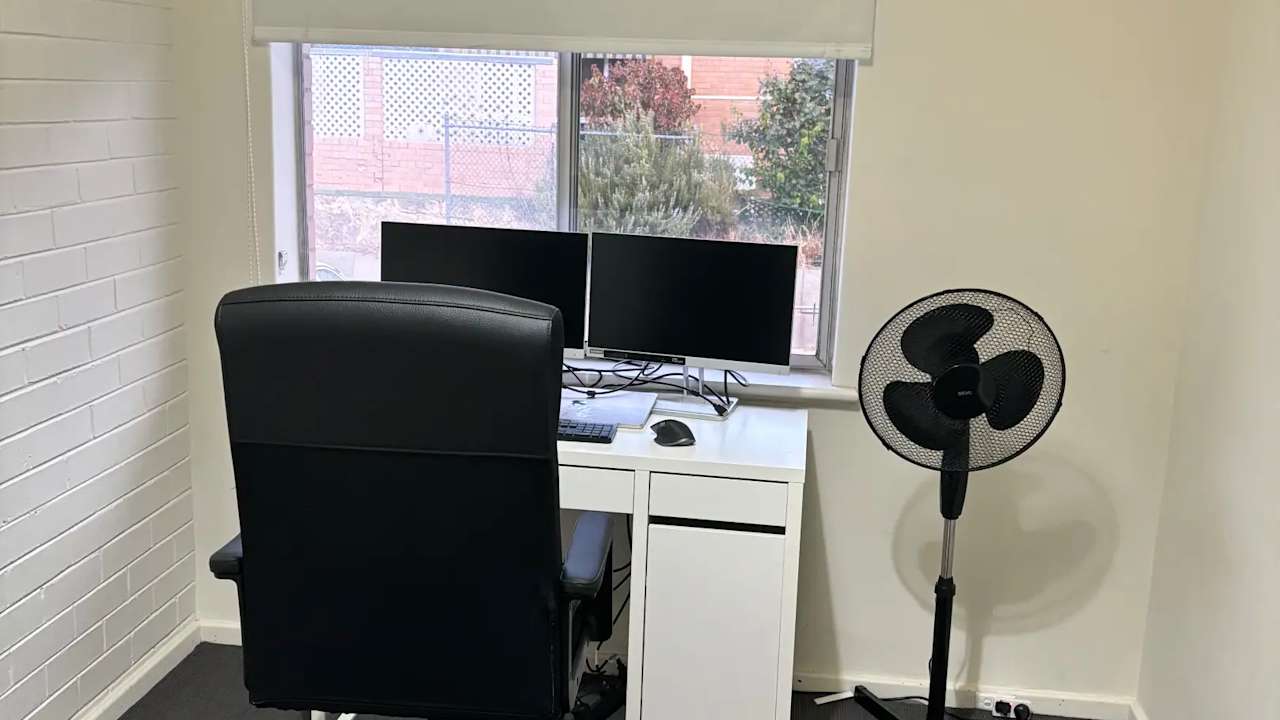 Unfurnished room in a flatshare