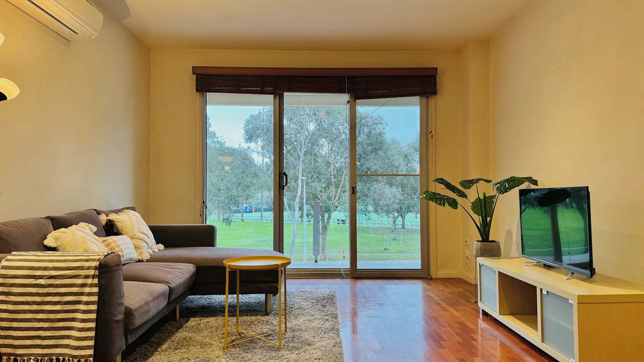 Furnished room in a flatshare