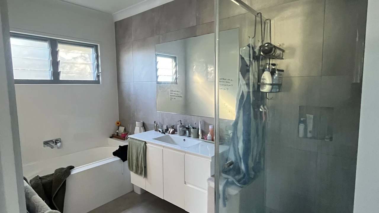 Unfurnished room in a share house