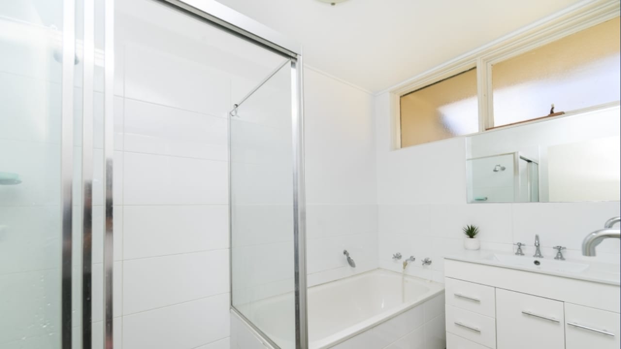 Unfurnished room in a share house