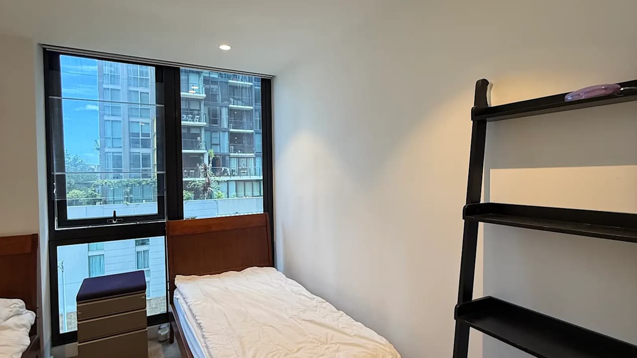 Furnished room in a flatshare