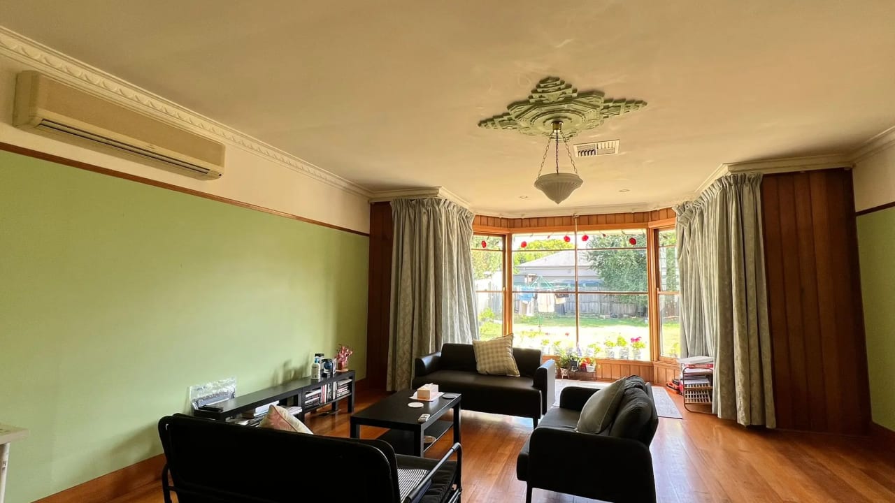 Room in a share house