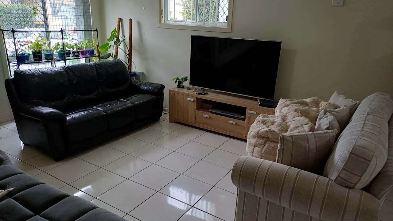 Room in a share house