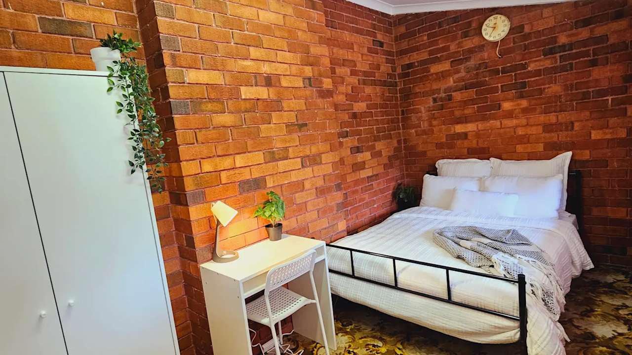 Furnished room in a share house