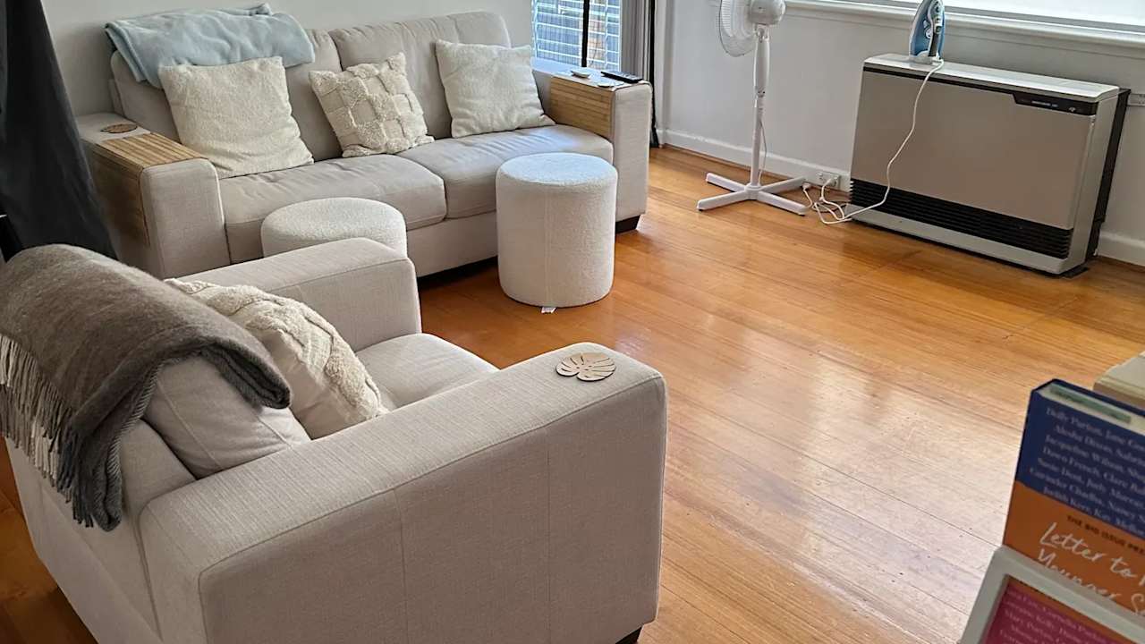 Unfurnished room in a flatshare