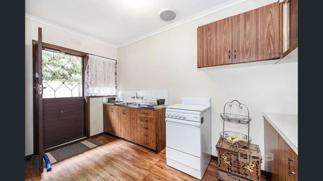 Whole property with 2 rooms for rent