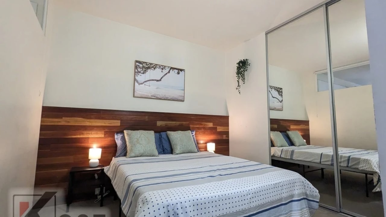 Furnished room in a flatshare