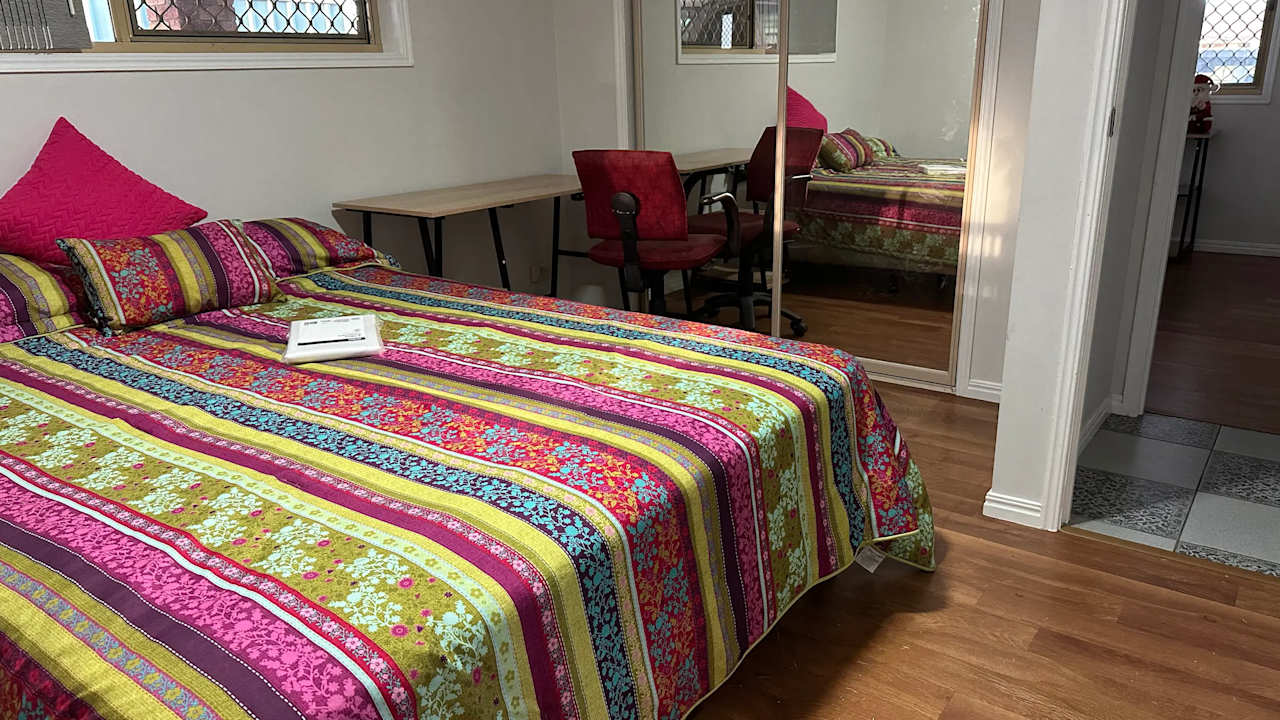 Furnished room in a share house