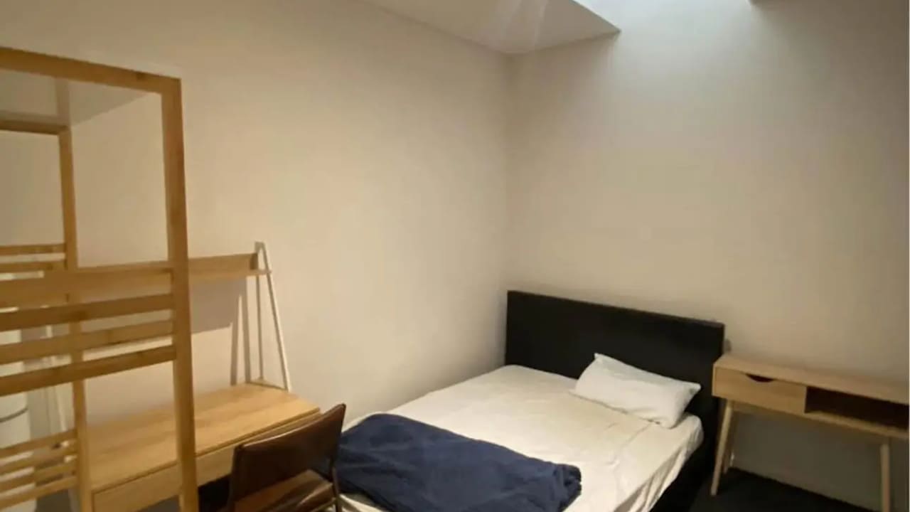 Furnished room in a share house