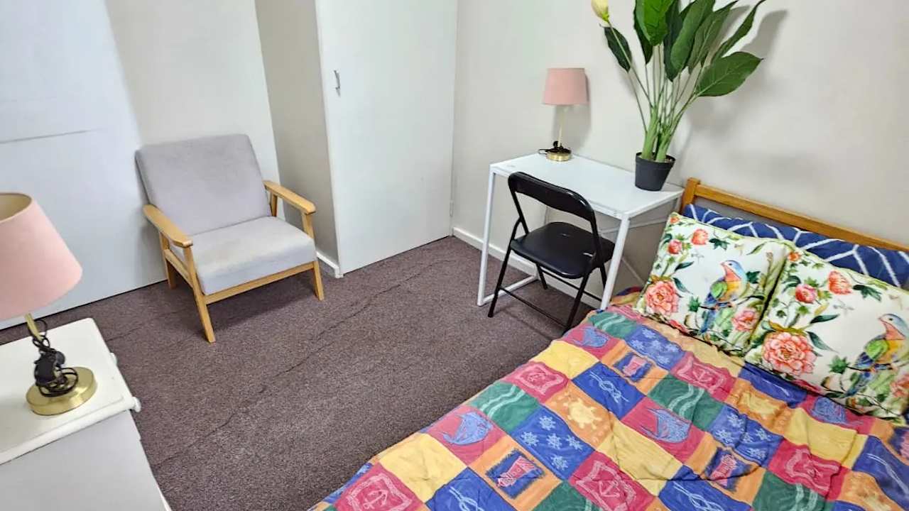 Furnished room in a share house