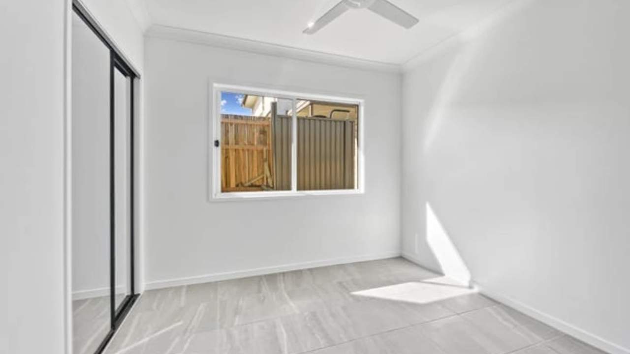 Room in a share house