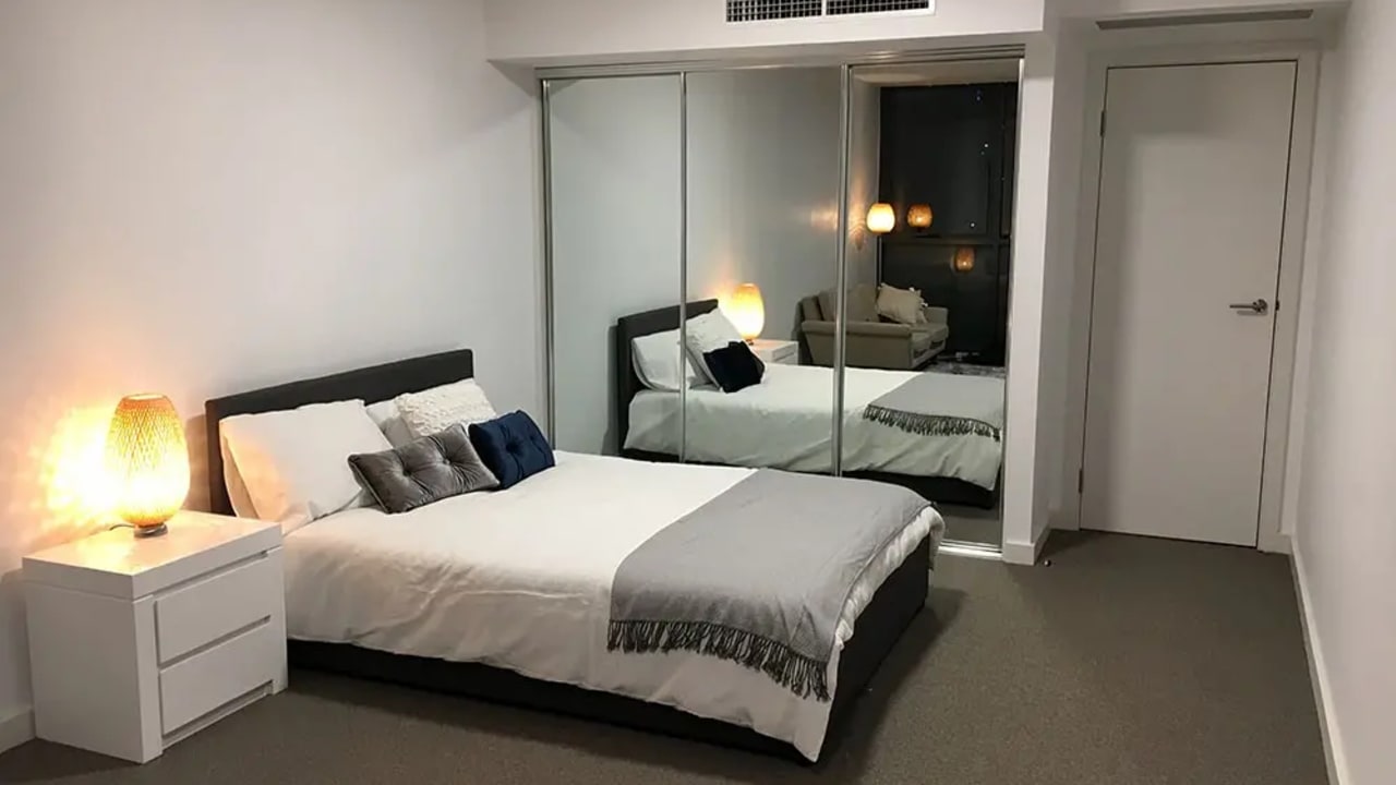Whole property with 1 room for rent
