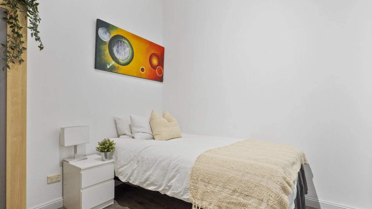 Furnished room in a share house