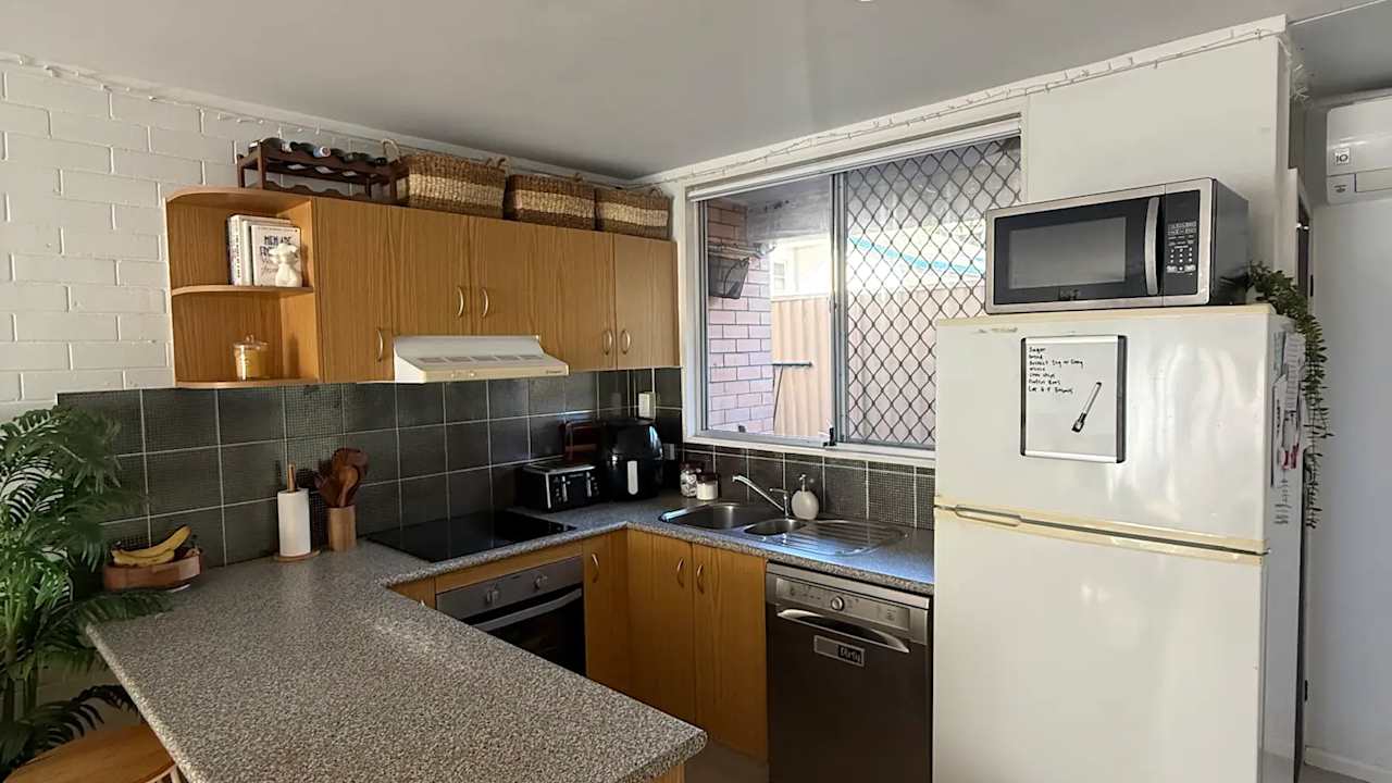 Unfurnished room in a flatshare