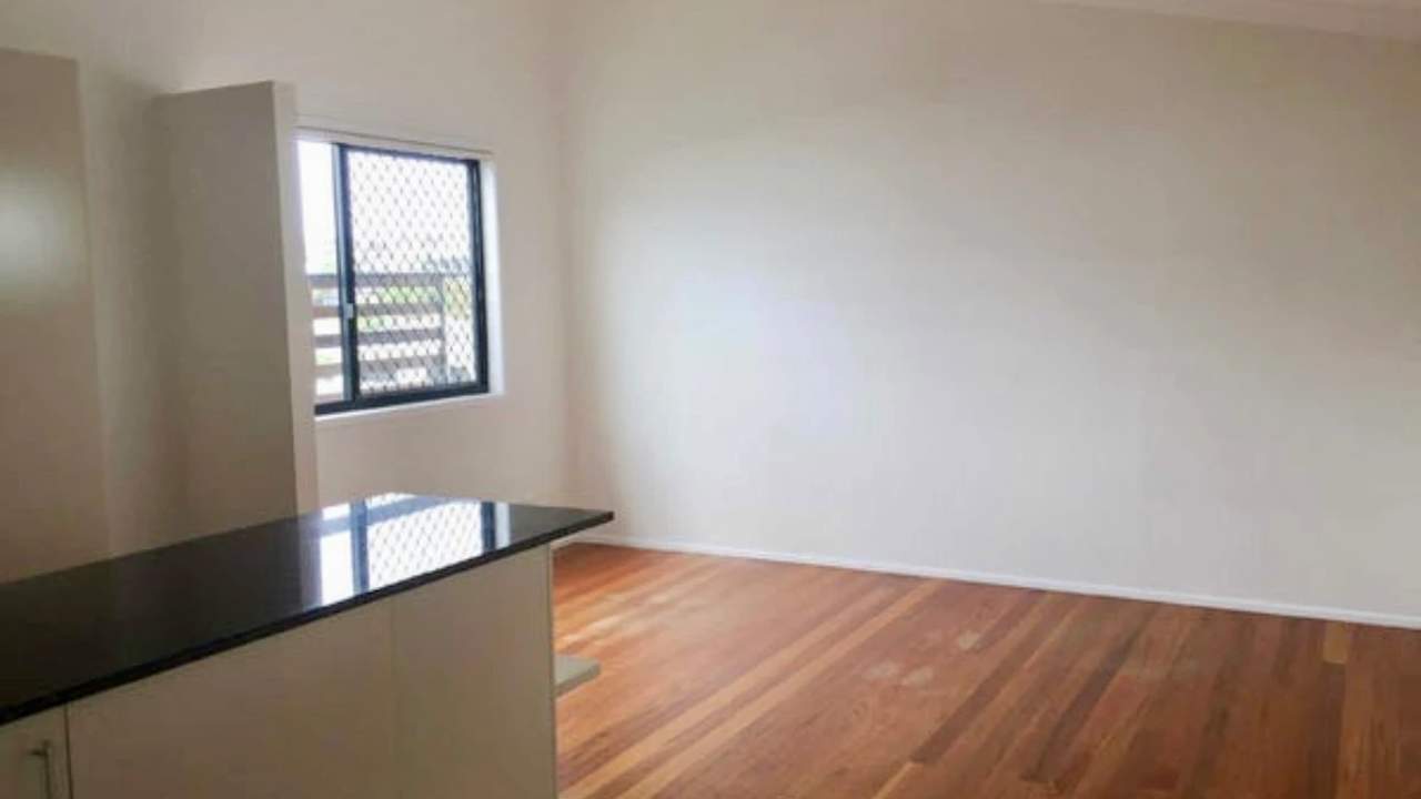 Unfurnished room with ensuite in a flatshare