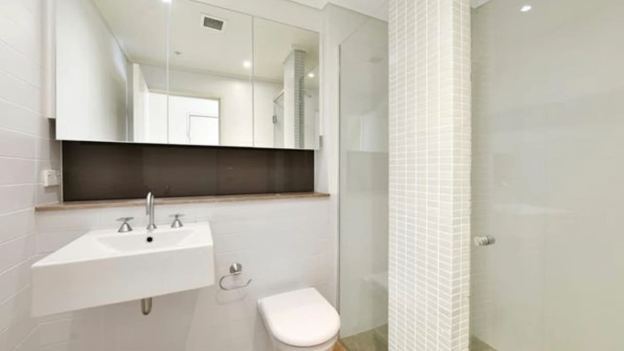 Unfurnished room with own bathroom