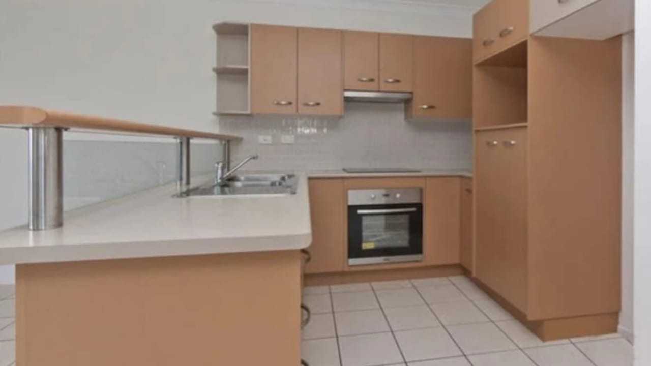 Unfurnished room in a flatshare