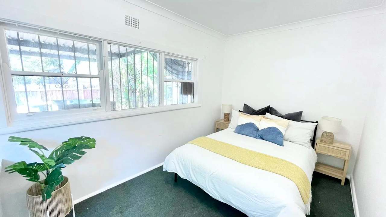 Room in a share house