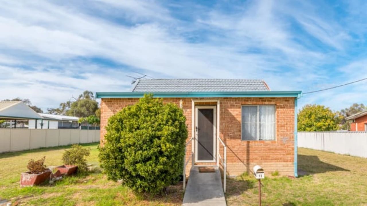 Whole property with 3 rooms for rent