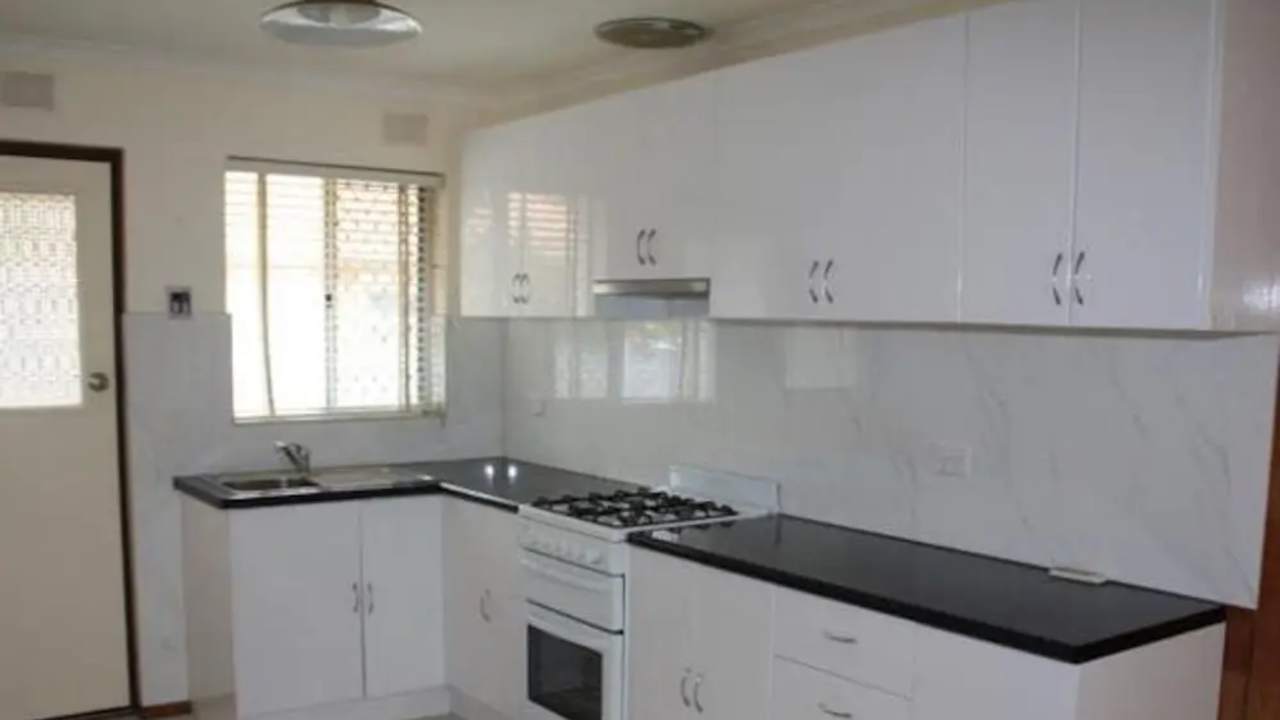 Whole property with 2 rooms for rent