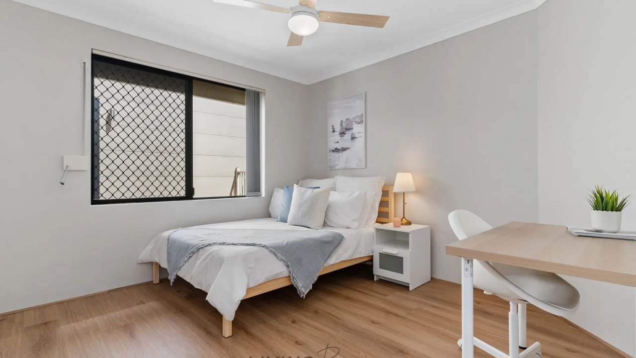 Furnished room in a share house