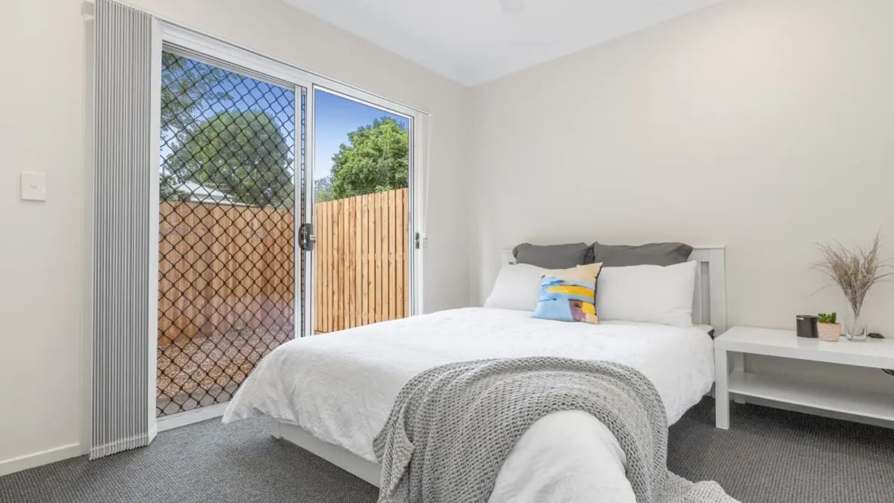 Furnished room studio flat for rent