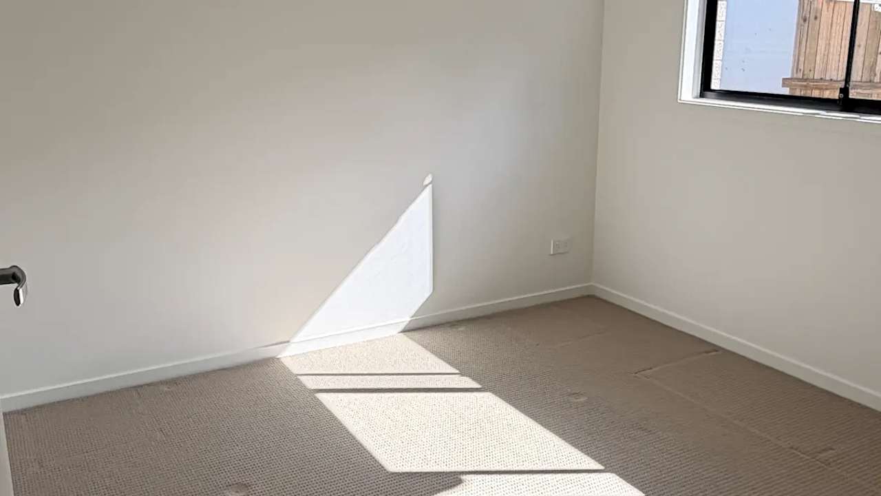 Unfurnished room with own bathroom