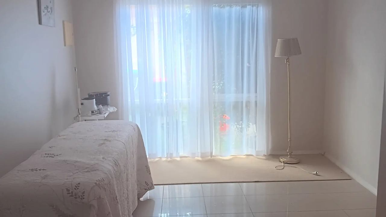 Unfurnished room with ensuite in a flatshare