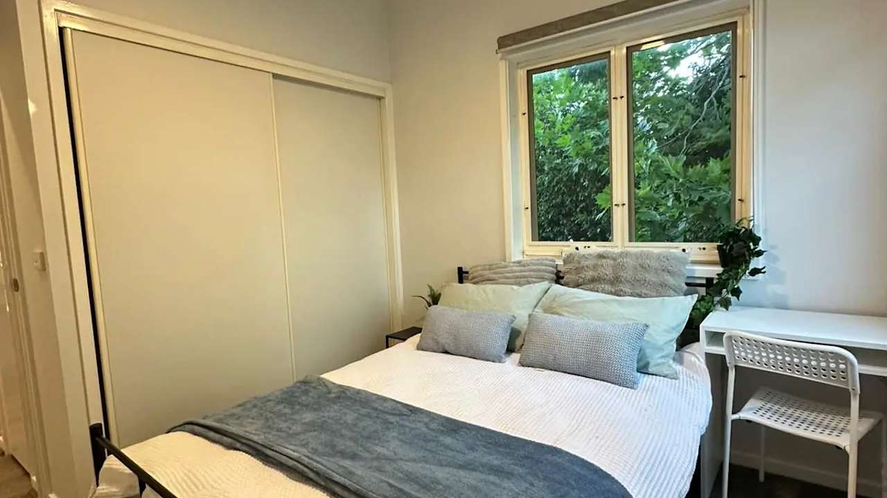 Whole property with 2 rooms for rent