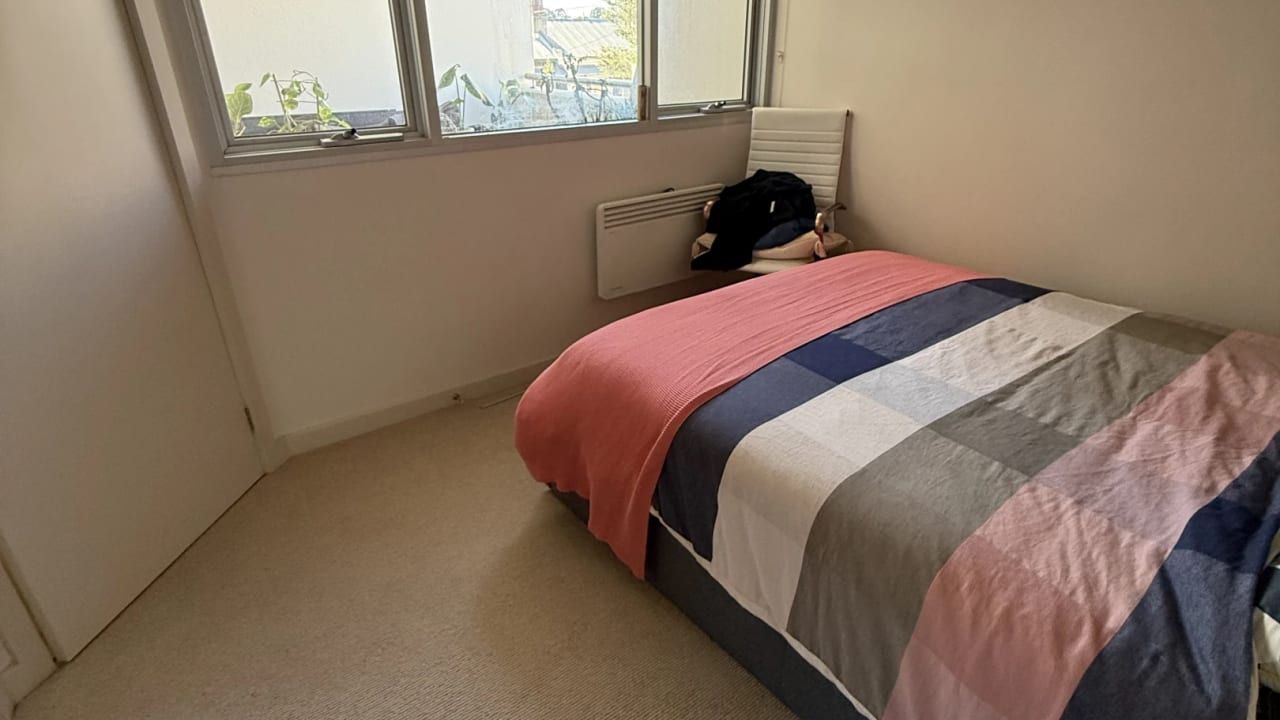 Furnished room in a flatshare